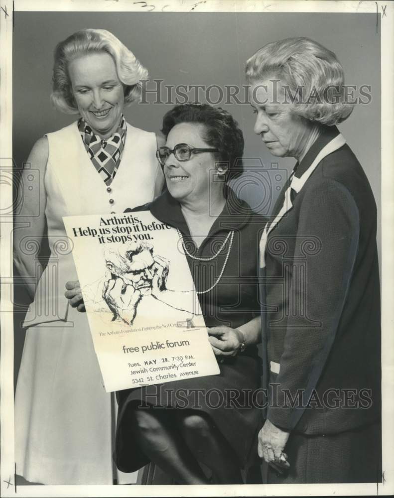 1974 Press Photo Mrs. George M. Leake & members of Women's Arthritis Association- Historic Images