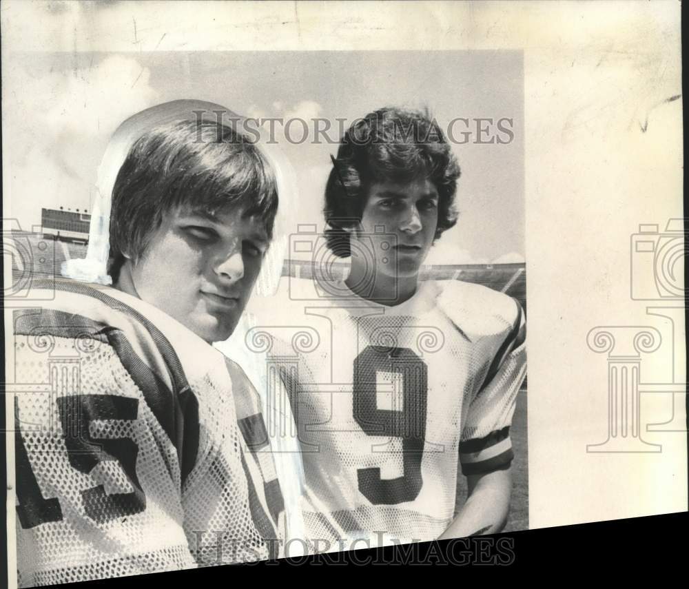 Press Photo Football players at practice - noo34843- Historic Images