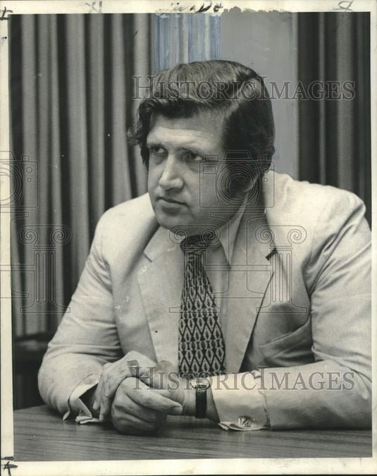 1972 Press Photo Hong Kong Chief Inspector Frank Knight - noo34893- Historic Images