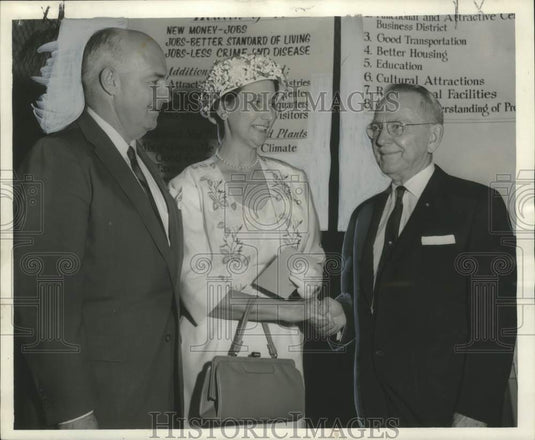 1960 Press Photo New Orleans Chamber women's auxiliary chairman & officials- Historic Images