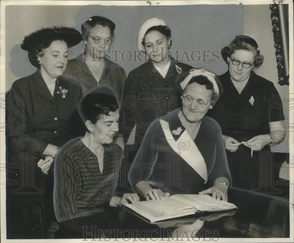 1958 Press Photo Officers of High School Scholarship Association in New Orleans