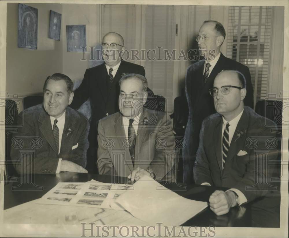 1960 Press Photo Officers of New Orleans City Park Improvement Assoc. meeting