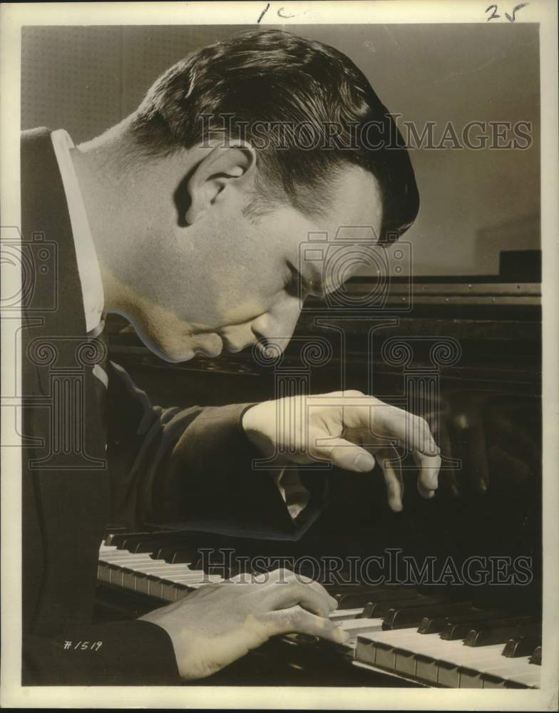 1958 Press Photo Grant Johannesen, Pianist, to make New Orleans debut