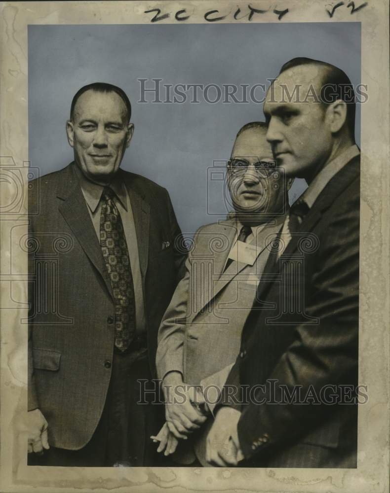 1971 Press Photo Ole Miss athletic officials a conference in New Orleans- Historic Images