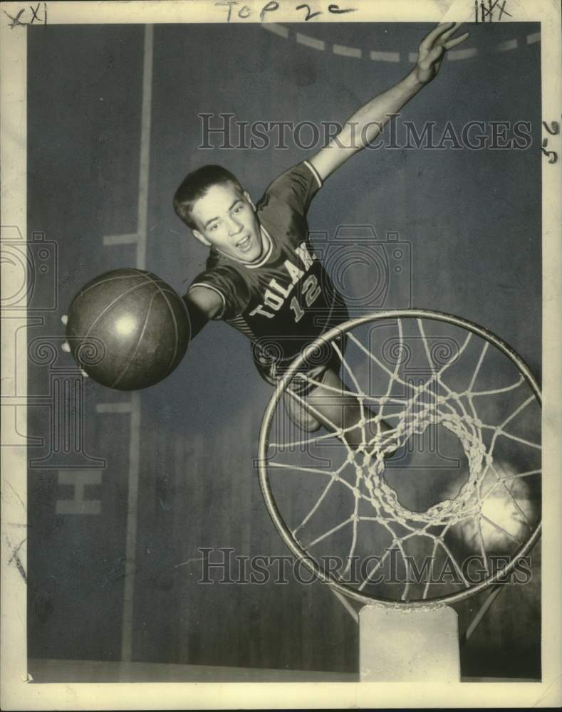 Press Photo Vic Klinker, Tulane Basketball player making a basket - noo36342- Historic Images