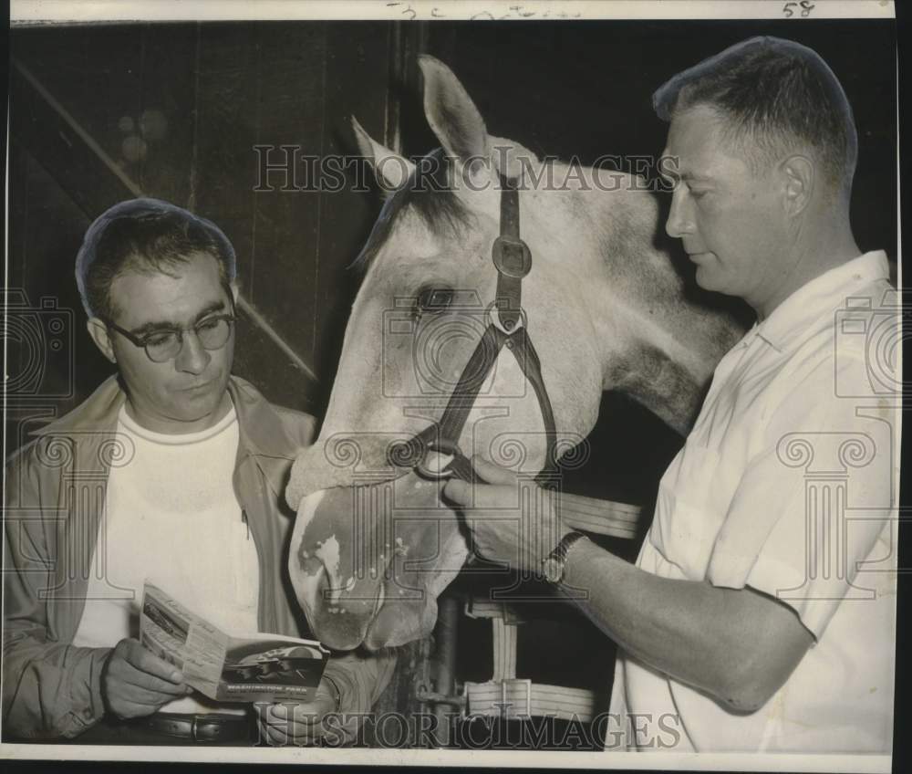 Press Photo Trainer Steve Ippolito with Sir Crisbal and owner Charles Fritz- Historic Images