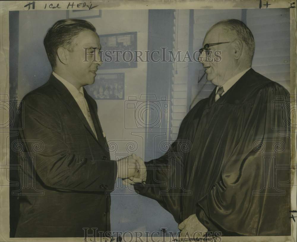 1960 Press Photo Louis C. LaCour sworn-in by Judge William J. O'Hara