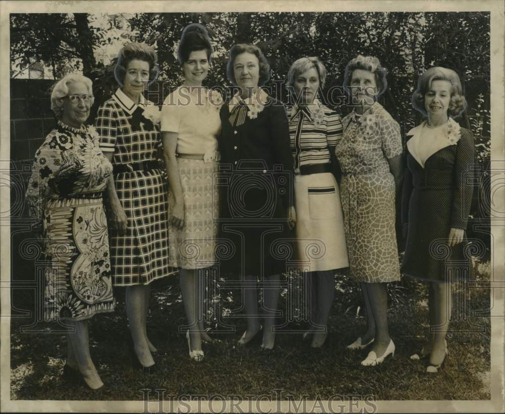 1972 Press Photo Mrs. William D. Chambers &amp; New Orleans Garden Society officers- Historic Images