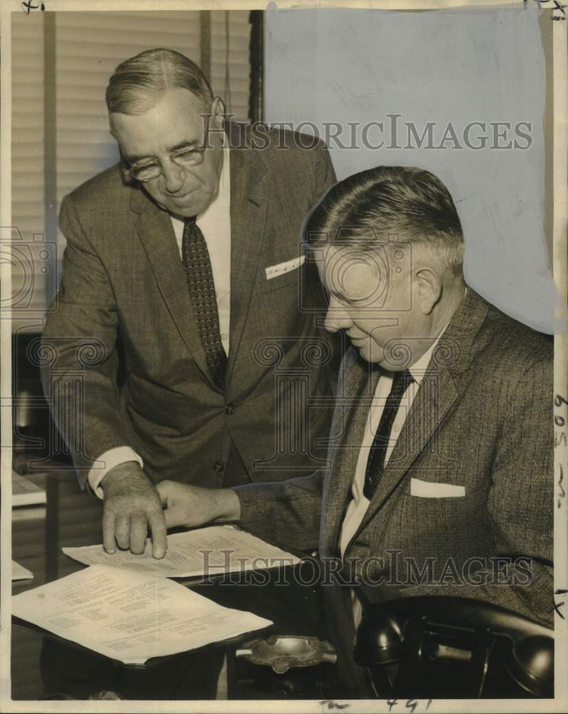 1959 Press Photo John C. Jackson &amp; J.B. Wadsworth, Western Union - noo37367