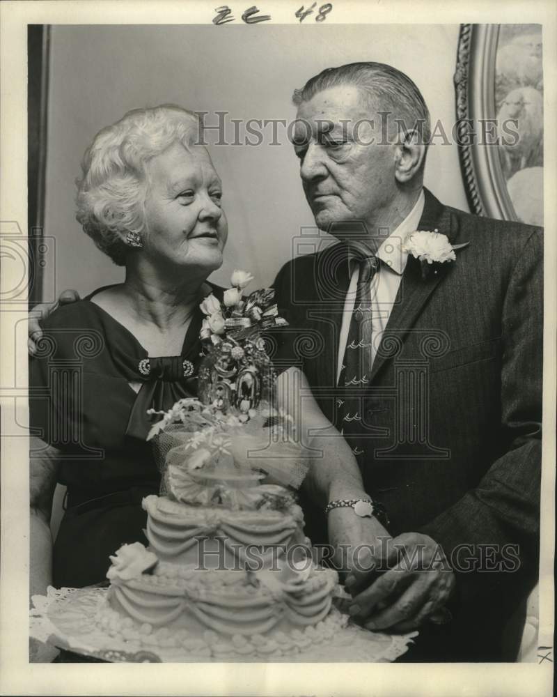 Load image into Gallery viewer, 1965 Press Photo Mr. &amp; Mrs. Sidney L. Griggs celebrate 50th wedding anniversary
