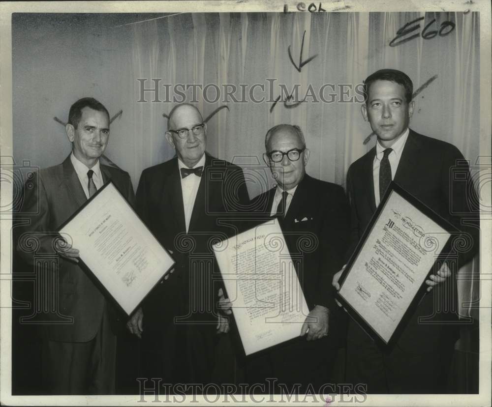 1966 Press Photo Former Board members- Housing Authority of New Orleans honored