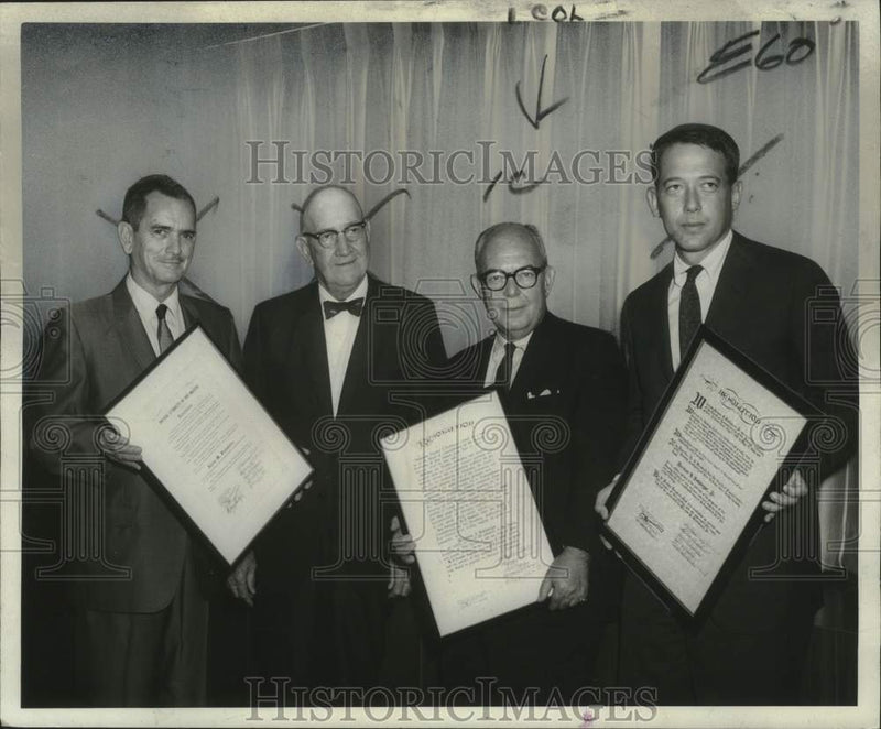 Load image into Gallery viewer, 1966 Press Photo Former Board members- Housing Authority of New Orleans honored

