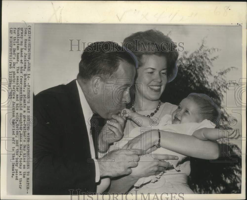 1963 Press Photo Senator Henry Jackson with Daughter Anne Marie &amp; Wife Helen