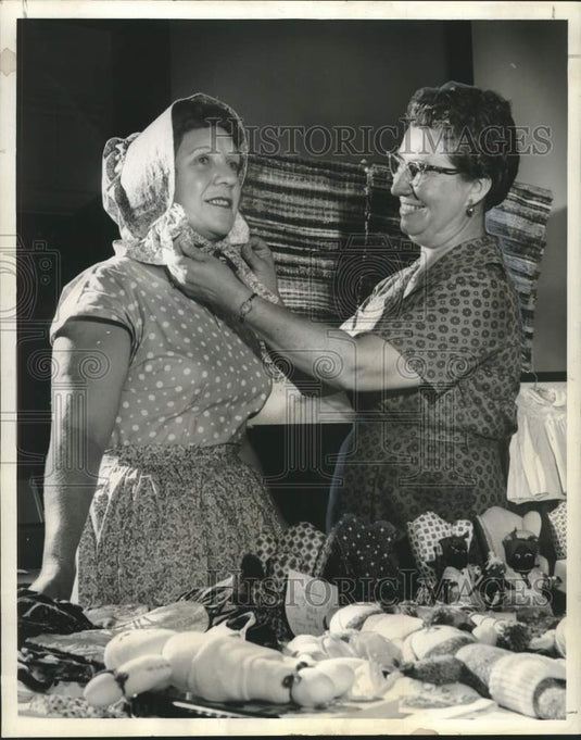 1960 Press Photo Women dress for Farm & Home Week at Louisiana State University
