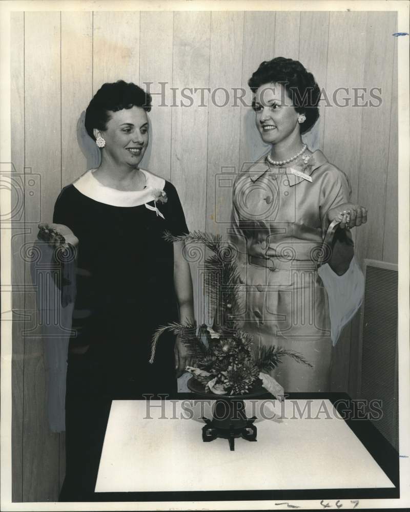 Load image into Gallery viewer, 1960 Press Photo Creative Planters Garden Club Winners-Mrs. Berggren &amp; Marcello
