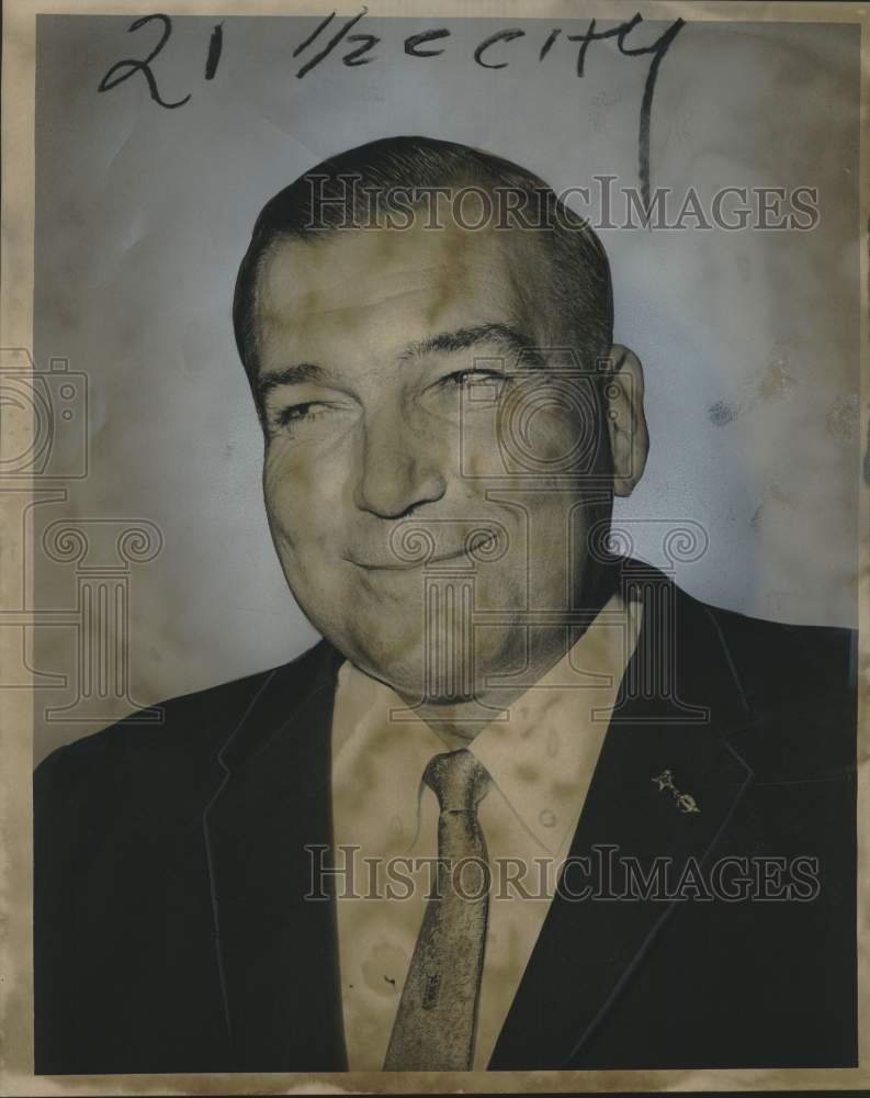 Load image into Gallery viewer, 1964 Press Photo Emil Koepp, Worshipful Master of Orleans Lodge No. 397
