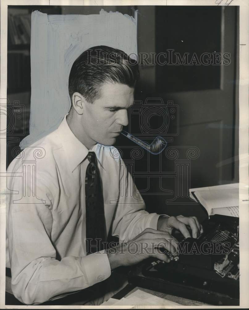 1954 Press Photo Dr. Sumner Ives studies New Orleans&#39; speech habits - Historic Images