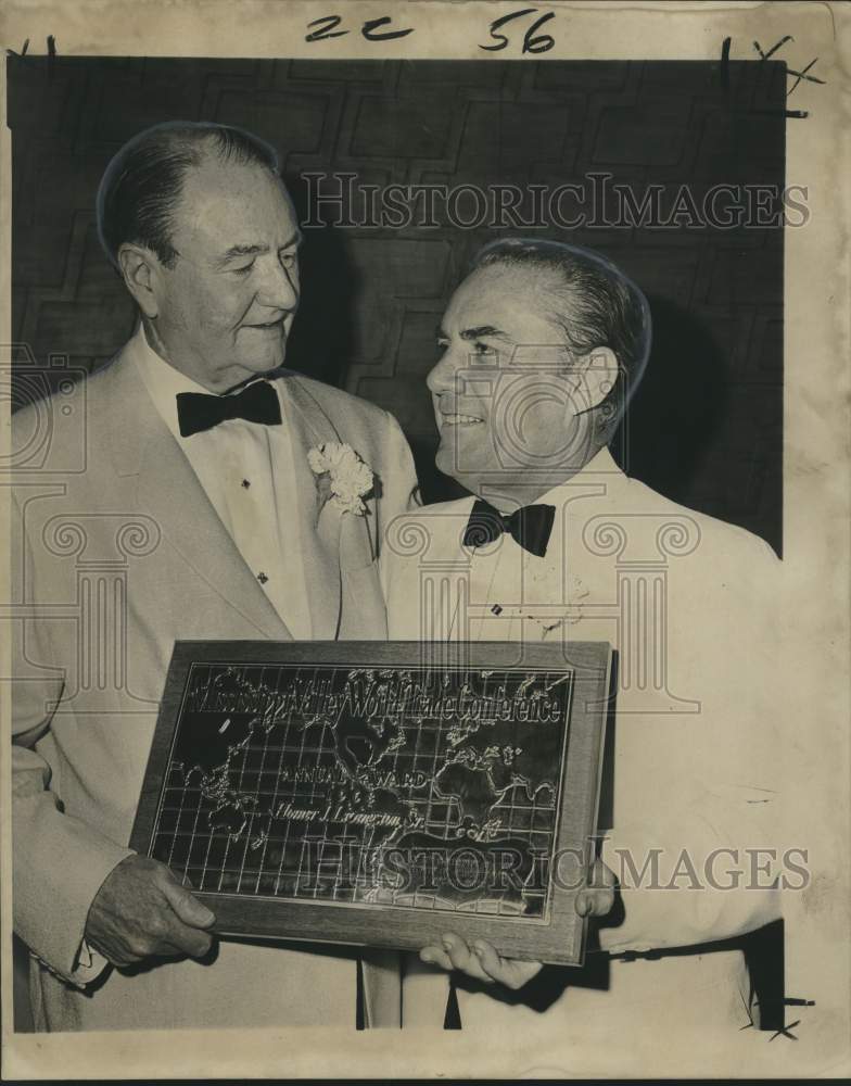 1969 Press Photo Homer J. Livingston honored by James E. Fitzmorris Jr.
