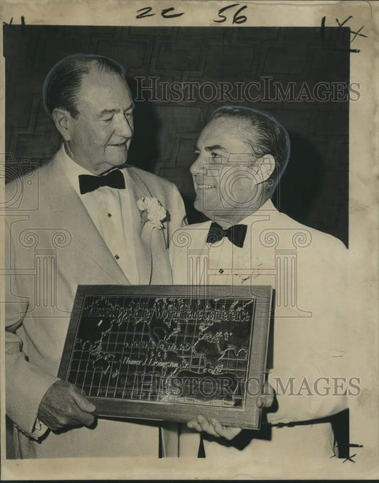 1969 Press Photo Homer J. Livingston honored by James E. Fitzmorris Jr.