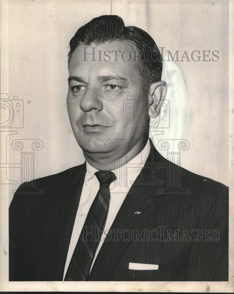 1963 Press Photo Captain Kenneth Le Sieur, Lakeshore Improvement Association
