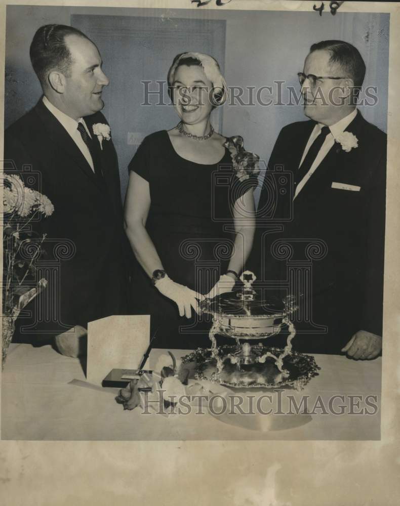 1960 Press Photo Doctor and Mrs. Myron C. Madden honored by William I. Little- Historic Images