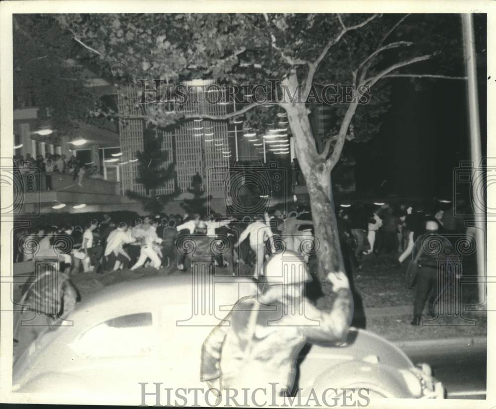 1967 Press Photo Rowdy demonstrations on the Louisiana State University campus- Historic Images