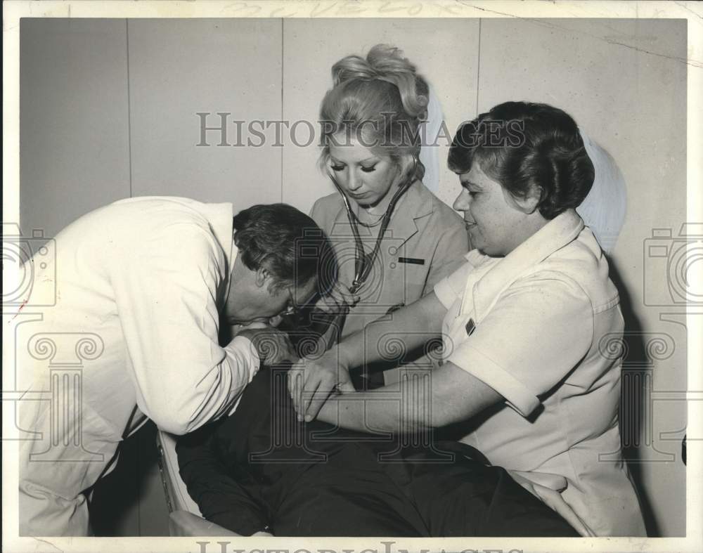 1975 Press Photo Dr. Robert Sundin, LSU Dental School general dentistry head- Historic Images