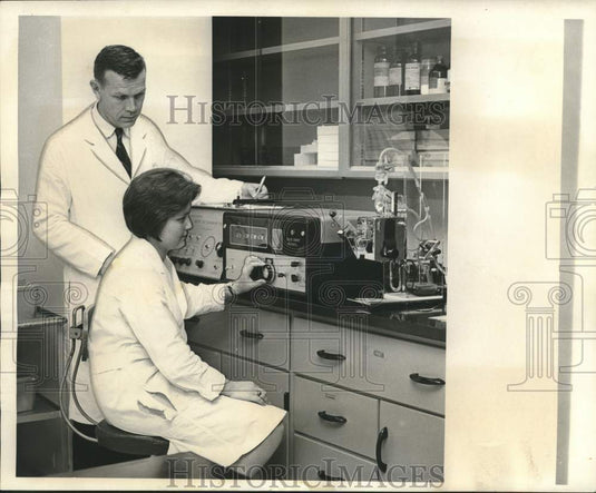 1966 Press Photo Dr. Nelson D. Holmquist, Louisiana State professor of pathology