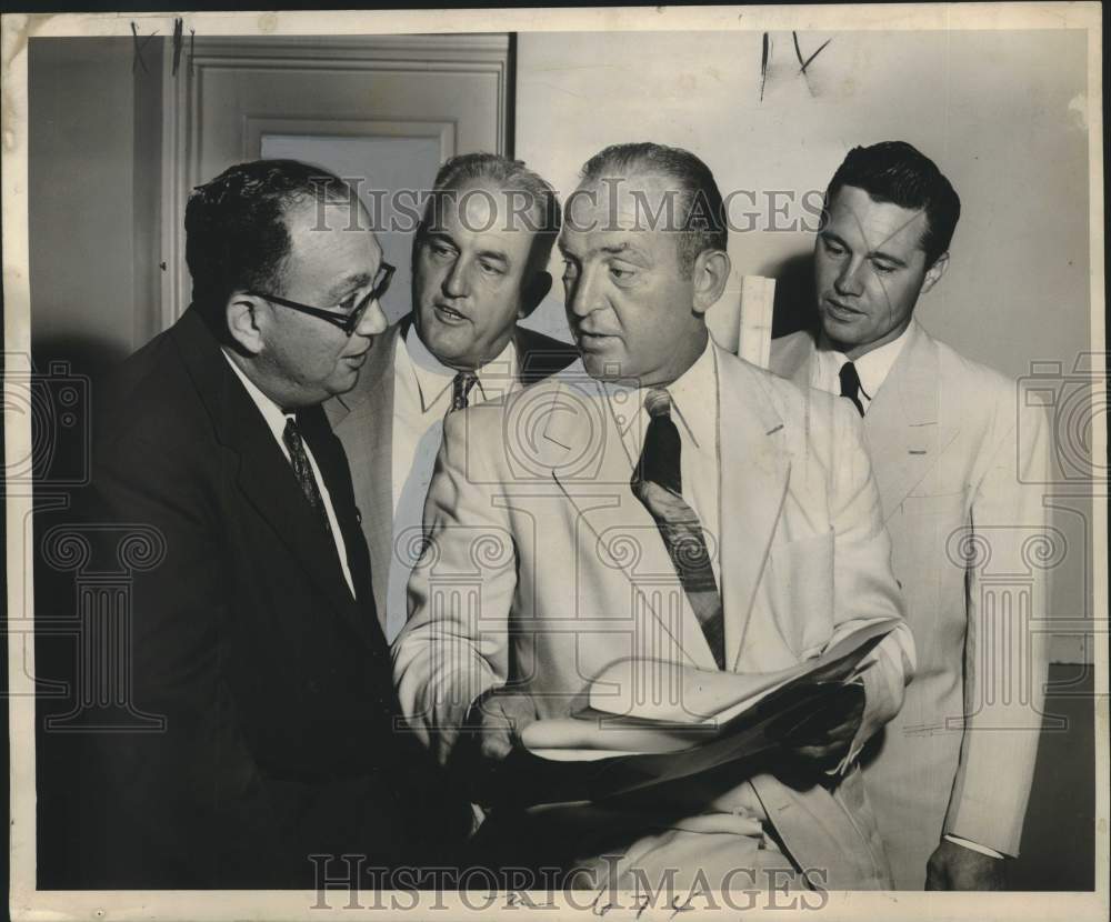 1953 Press Photo Arthur Scheinuk discusses flower show, Horticultural Society