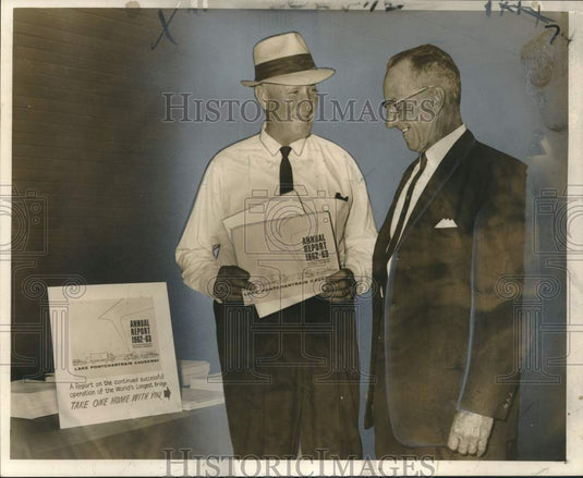 1964 Press Photo Wallace Leger & Wilfred Lacy-Pontchartrain Expressway Exhibit