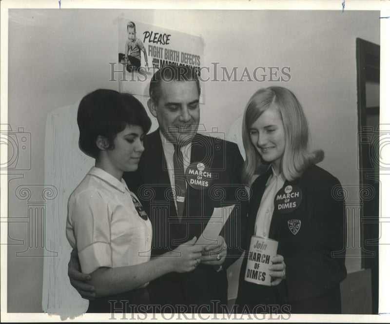 Load image into Gallery viewer, 1967 Press Photo Greater New Orleans Association support of the March of Dimes
