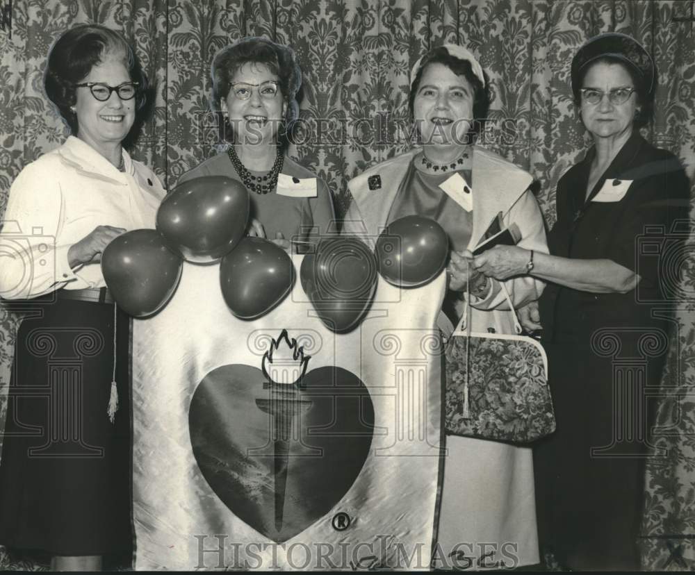 1967 Press Photo New Orleans volunteers for Heart Fund - noo40090