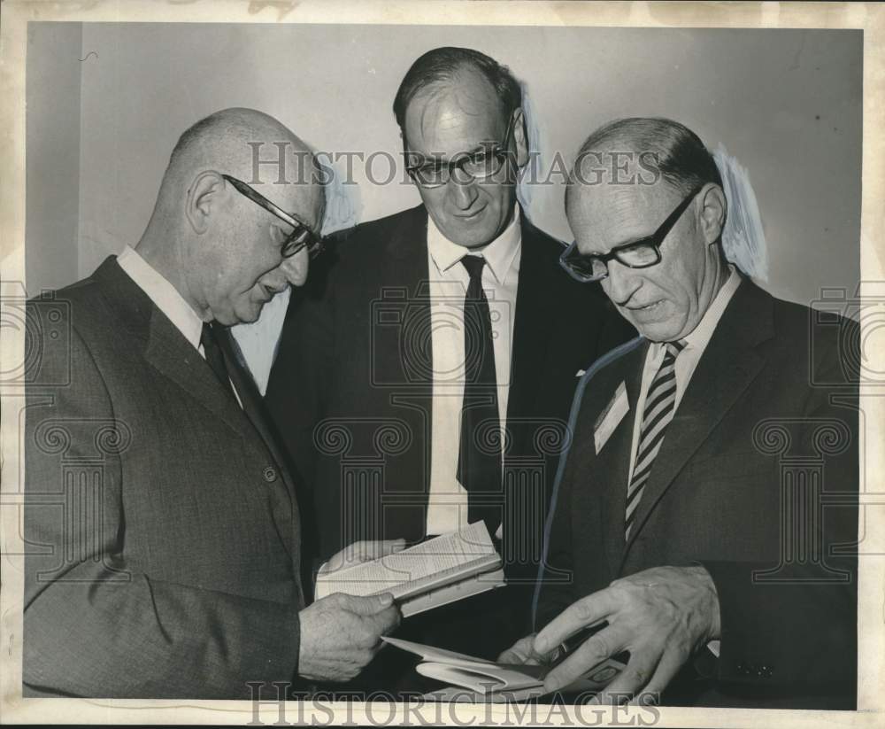 1966 Press Photo World&#39;s Top Leukemia scientists meeting at the Jung Hotel- Historic Images