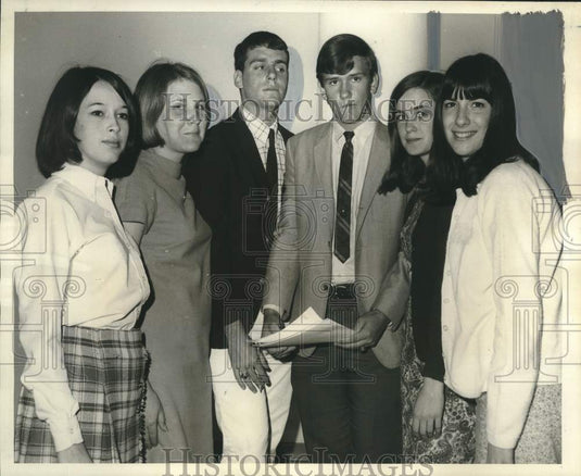 1968 Press Photo Fraternity & sorority members drive for the Leukemia Society