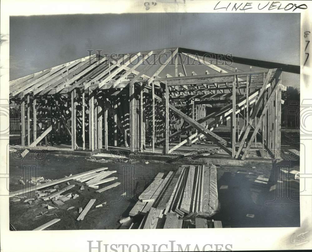 1980 Press Photo Home under construction in New Orleans area- Historic Images