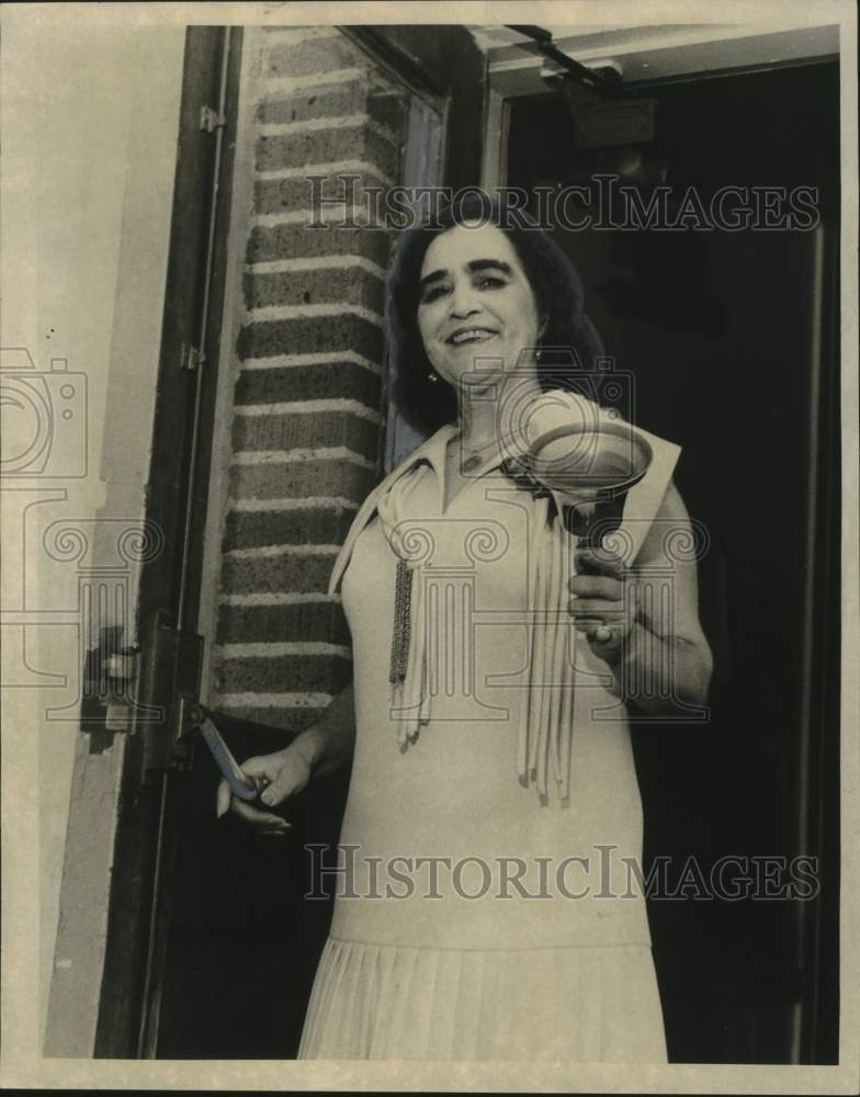 1971 Press Photo Raphaella Maggiore, Retired Teacher from Kenner Elementary - Historic Images