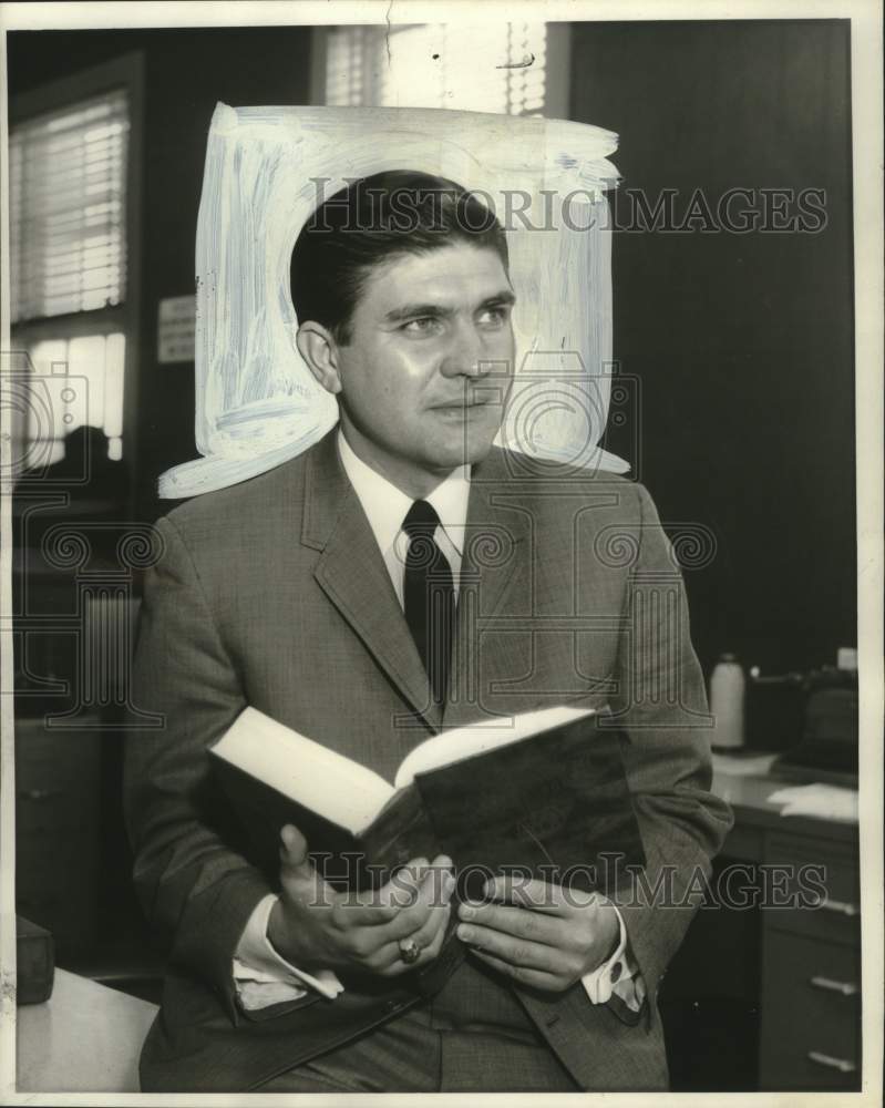 Load image into Gallery viewer, 1963 Press Photo Peter Kosiba Jr., Jefferson Downs' new racing secretary
