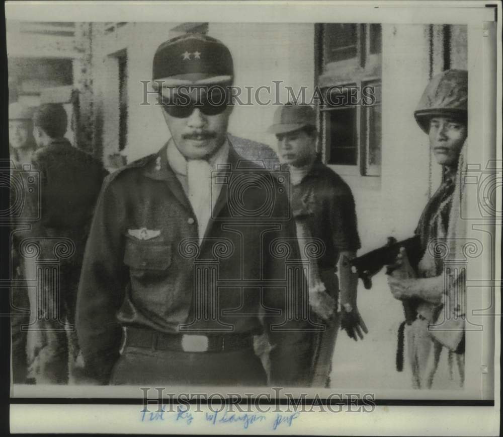 1966 Press Photo Premier Nguyen Cao Ky, Da Nang air base- Historic Images