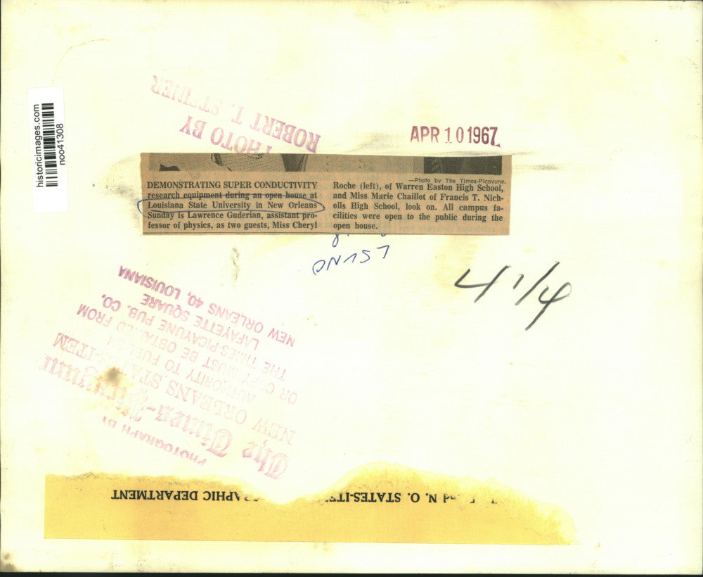 1967 Press Photo LSUNO-Lawrence Guderian demonstrates super conductivity