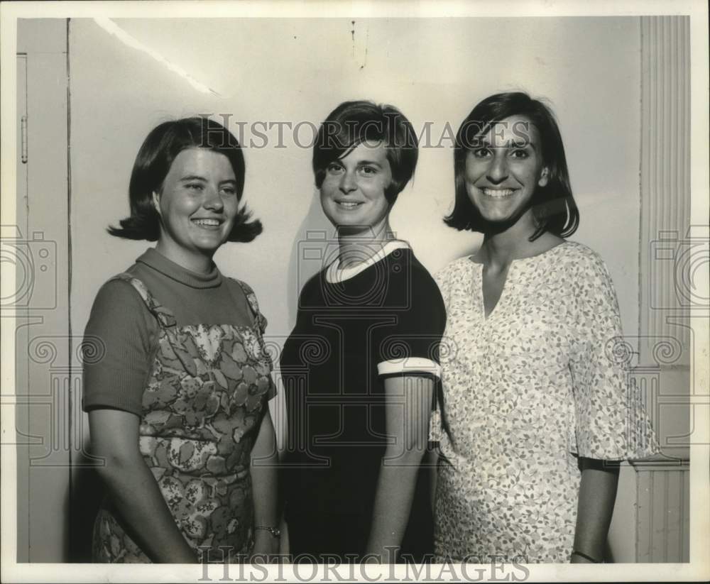 1967 Press Photo Miss Toni Mano, president, St. Mary's Dominican College