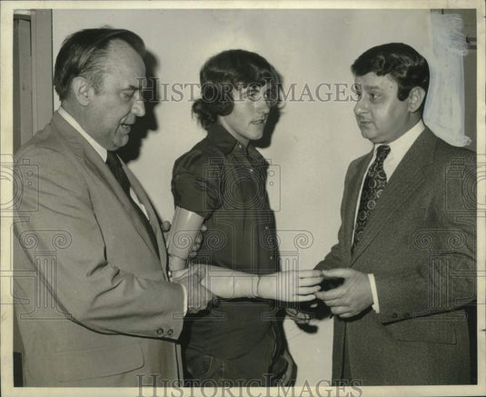 1973 Press Photo Crippled Children's Hospital Jeffery Bourgeois, new arm - Historic Images