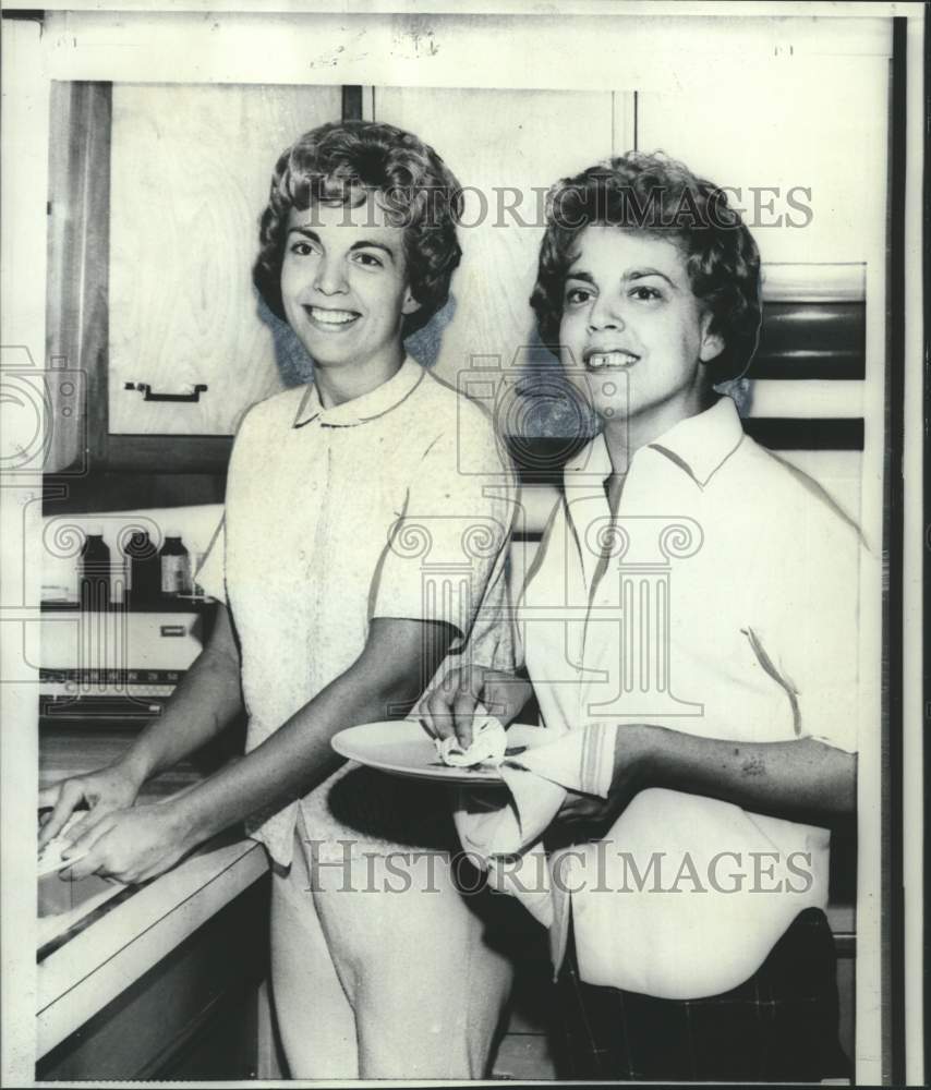 1966 Press Photo Margaret Berta back at home after a kidney transplant operation- Historic Images