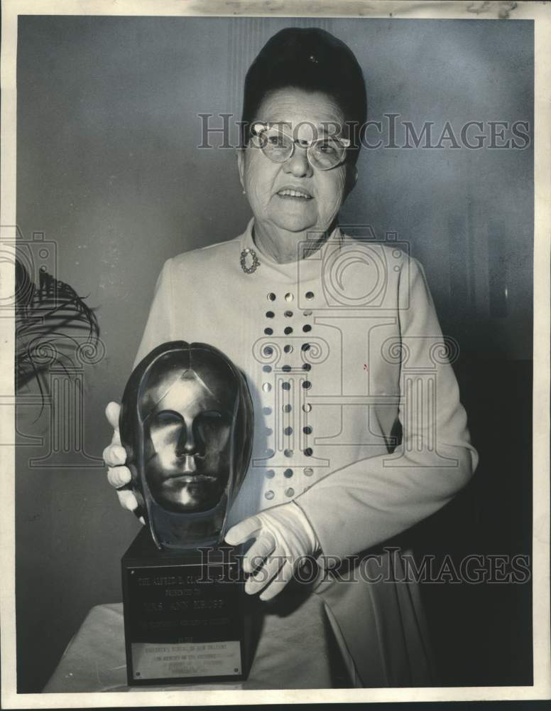 1971 Press Photo Ann Kropp, honored foster mother in New Orleans- Historic Images