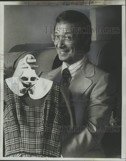 1973 Press Photo Actor Bernie Koppel in Needles and Pins TV Series- Historic Images