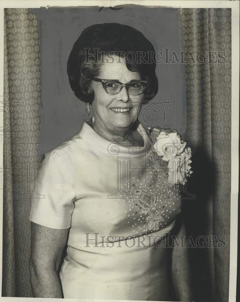 1971 Press Photo Mrs. Martha Kirsch, president of Scooterettes, New Orleans- Historic Images