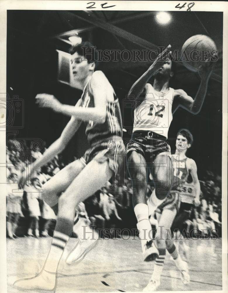 1969 Press Photo McDonogh &amp; Broadmoor basketball game in New Orleans - noo42226- Historic Images