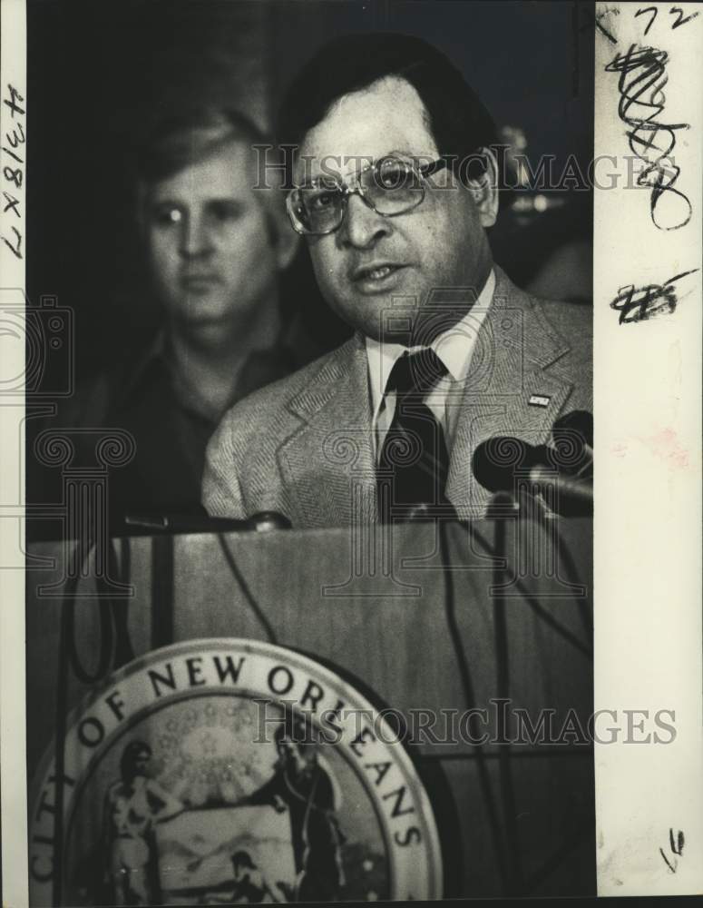 1979 Press Photo Mayor Ernest Morial  announces end of the Police Strike- Historic Images