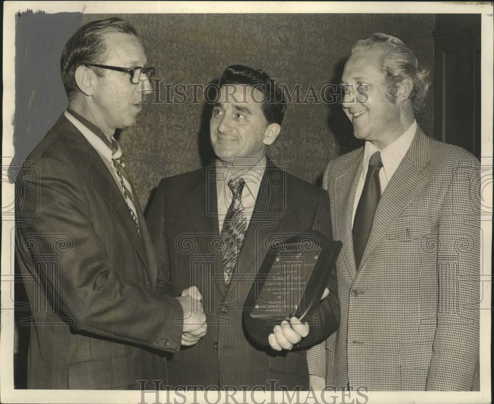 1971 Press Photo United Fund honors outstanding volunteers at Fairmont-Roosevelt- Historic Images