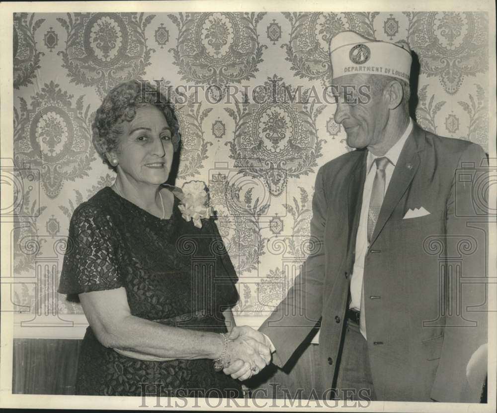 1966 Press Photo Disabled American Veterans auxiliary commanders shake hands