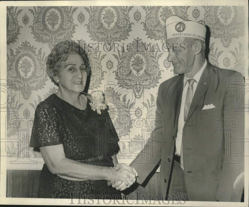 Load image into Gallery viewer, 1966 Press Photo Disabled American Veterans auxiliary commanders shake hands
